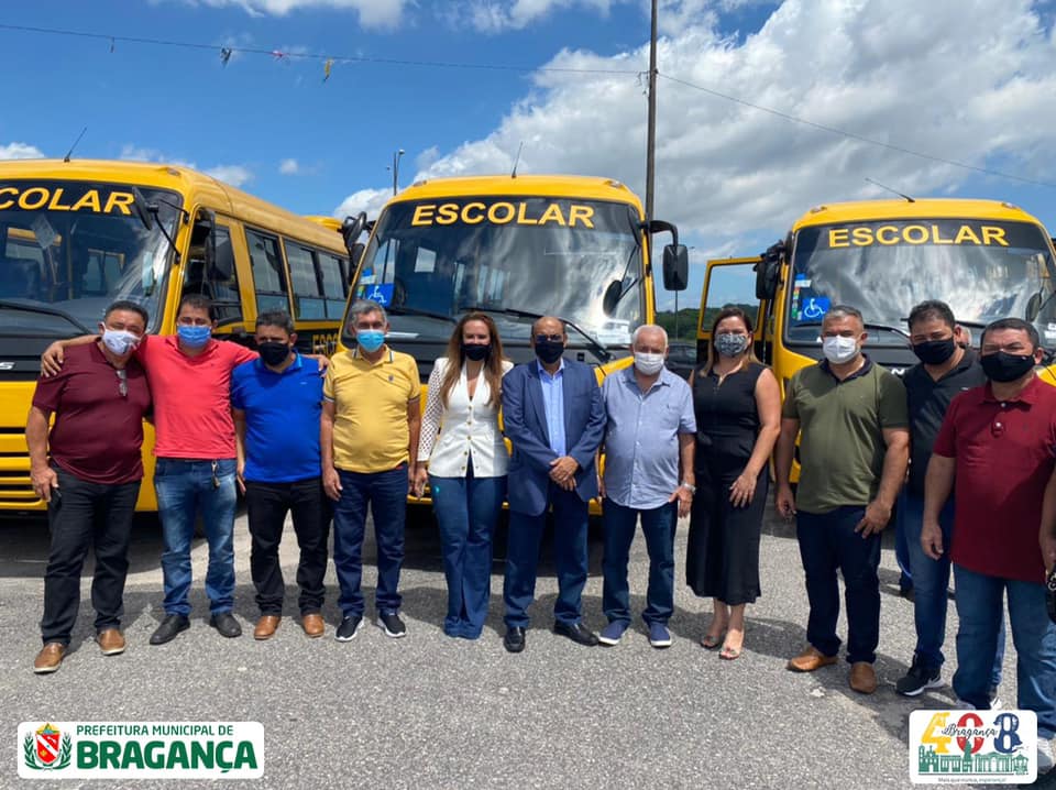 Prefeitura de Bragança recebe ônibus escolar.